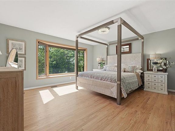 5th image of 108 Columbine Dr