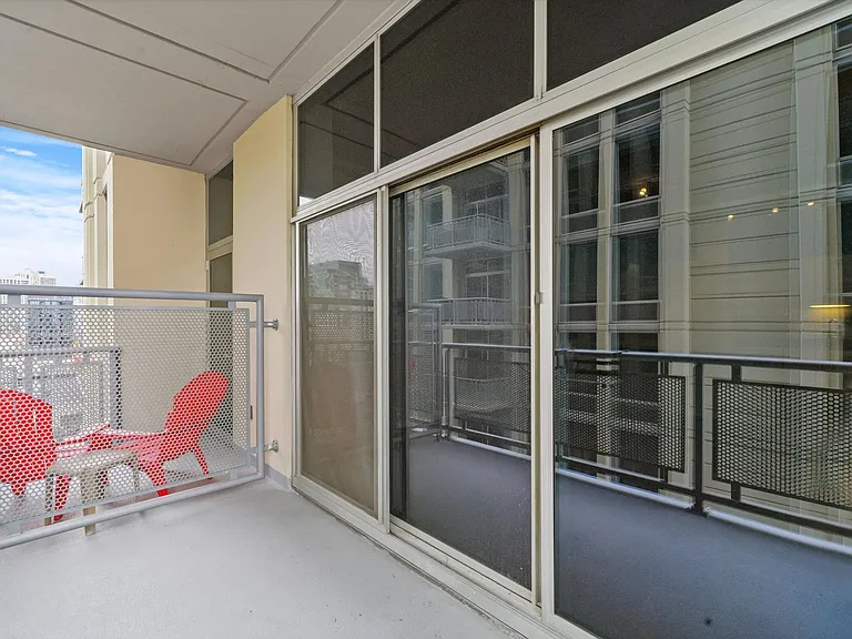700 N Larrabee St #1004 — Photo 15