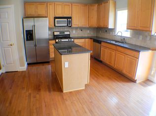 914 Hall St, Philadelphia, PA 19147