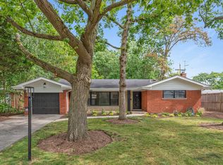 1405 Warrington Rd, Deerfield, IL 60015