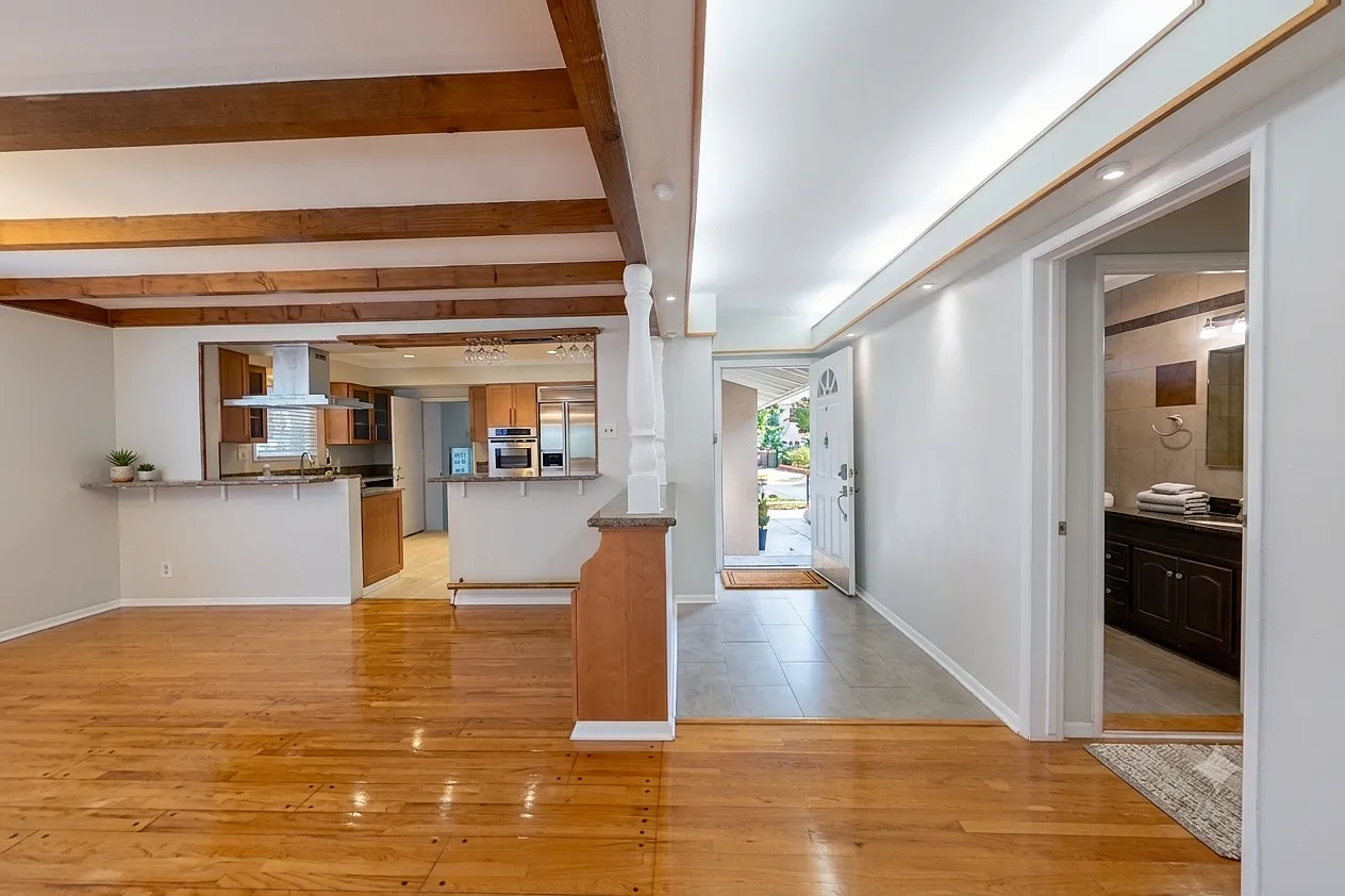 2 bed, 1308 sqft, $3,700 — Photo 4