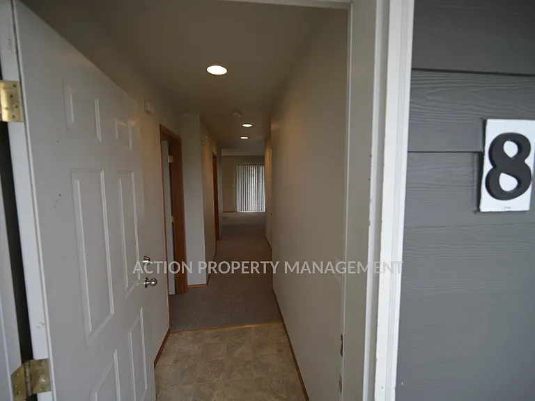 1312 Campbell Ave #8 — Photo 2