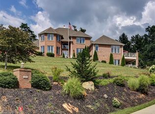 153 Mills Pl, Asheville, NC 28804