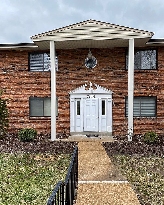 1st image of 7844 Sunray Ln APT 3