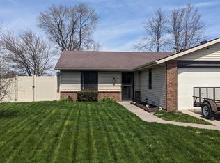 9509 Vista Park Dr, New Haven, IN