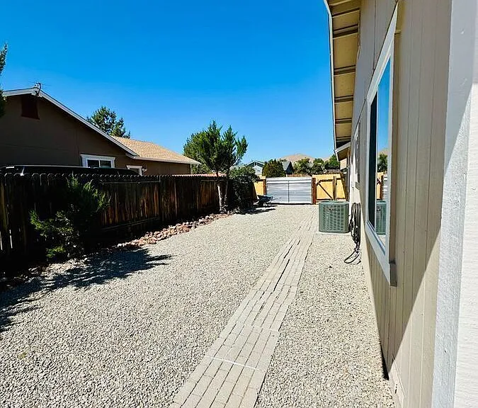 215 Rae Ct — Photo 27
