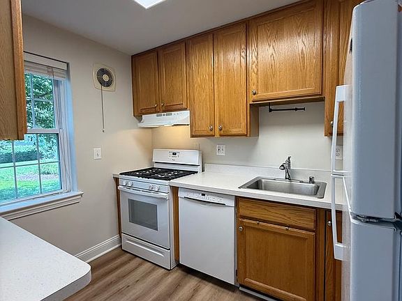 4th image of 6508 Boulevard Vw APT A1