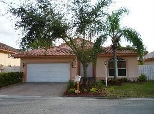 11550 SW 10th St, Pembroke Pines, FL 33025