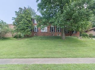 2307 Fallsview Rd, Indian Hills, KY 40207