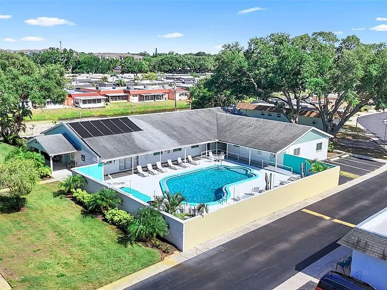 325 Sky Loch Dr W — Photo 32