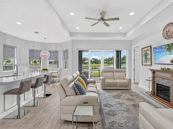15672 Goldfinch Cir, Loxahatchee, FL 33470