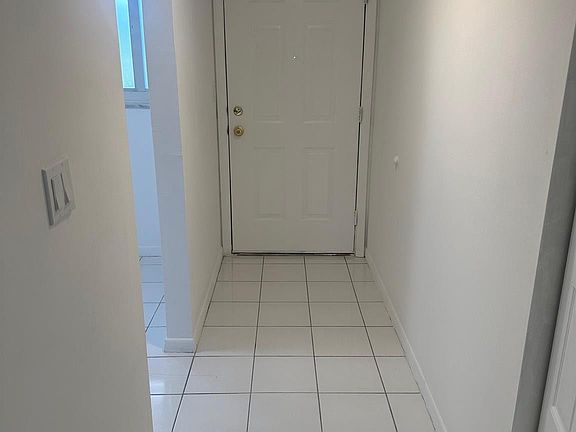 4th image of 1101 NW 58th Terrace #305