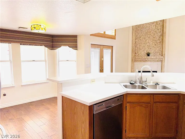 8405 Justine Ct — Photo 6