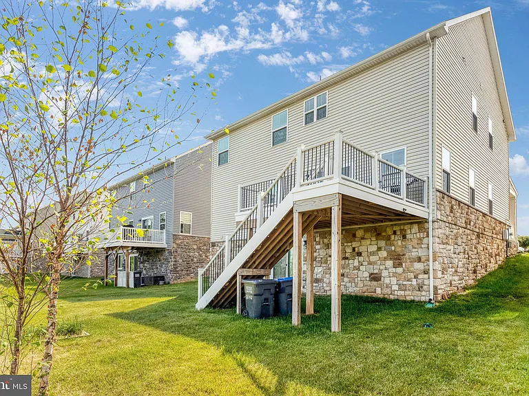 11241 Wheeler Ridge Dr — Photo 44