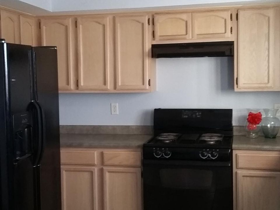 2nd image of 625 Esmeralda Armendariz Ave