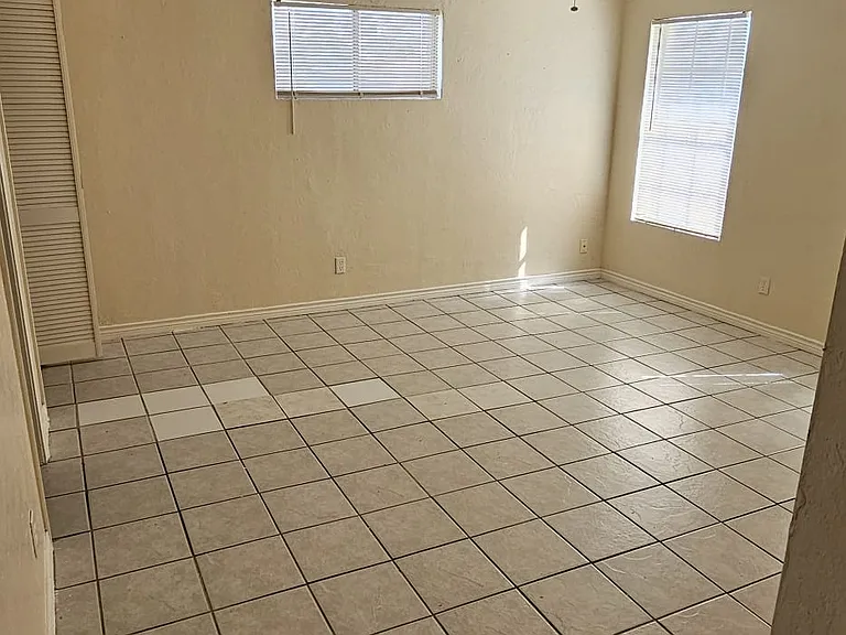 219 E Cherry Ln — Photo 25
