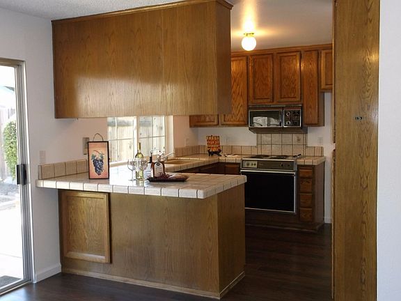 2nd image of 1370 Tumbleweed Way