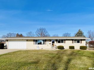 701 Pleasant Dr, Knoxville, IL 61448