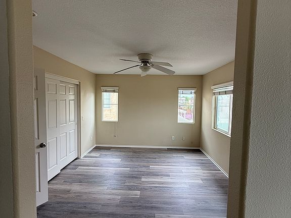 3rd image of 14342 Jackrabbit Ln