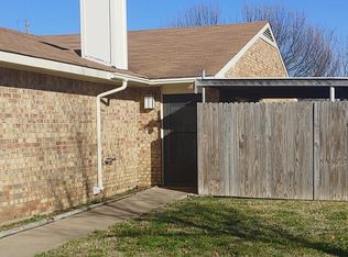 531 Canary Ln, Red Oak, TX 75154