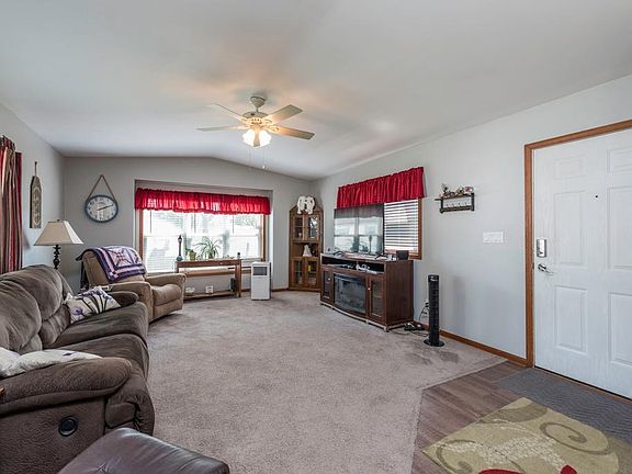 5th image of 3189 Jeanette Ave