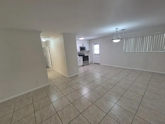 Building Photo - 3610 Taylor St #3