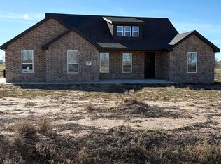 30 Country Club Dr, Farwell, TX 79325