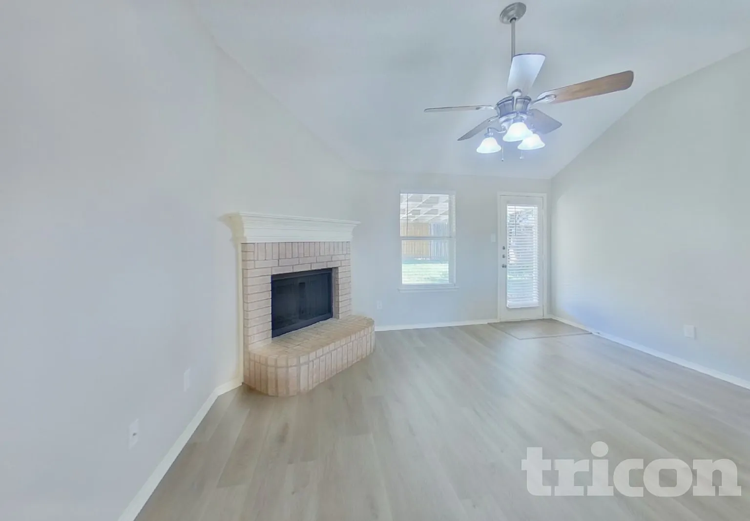 12212 Rolling Ridge Drive Fort Worth TX — Photo 3