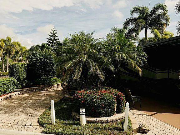 2nd image of 436 NW Boundary Dr