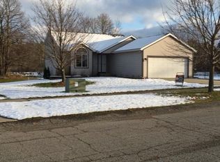 470 6th St, Cedar Springs, MI 49319