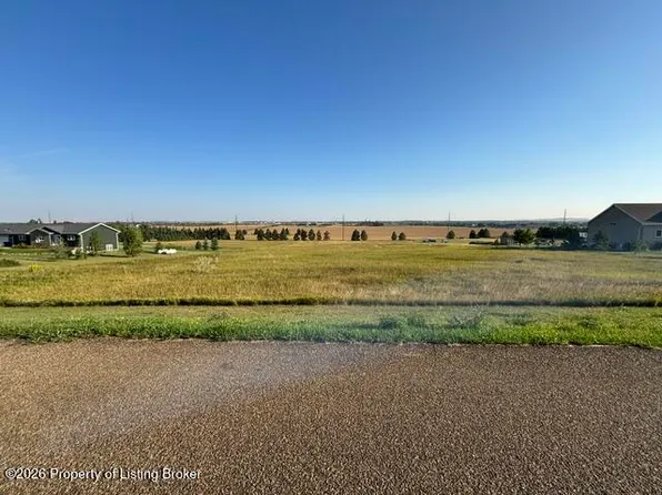 13th St SW, Dickinson, ND 58601