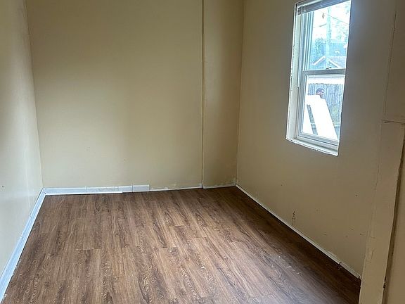 4th image of 7408 S Yates Blvd