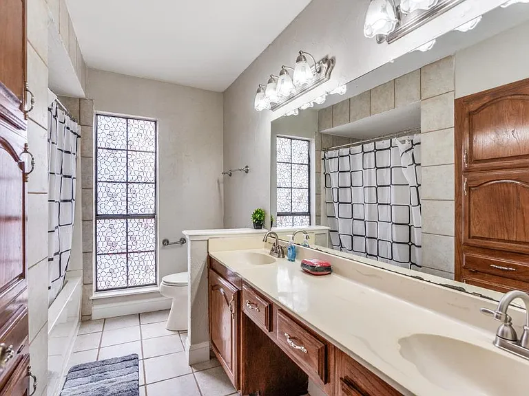 Gannon Dr — Photo 2