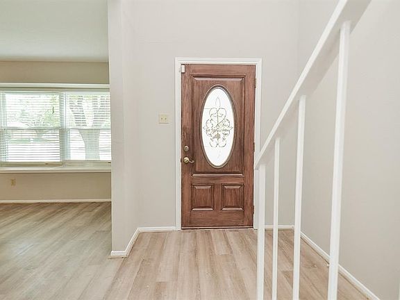 4th image of 2119 Landcircle Ct