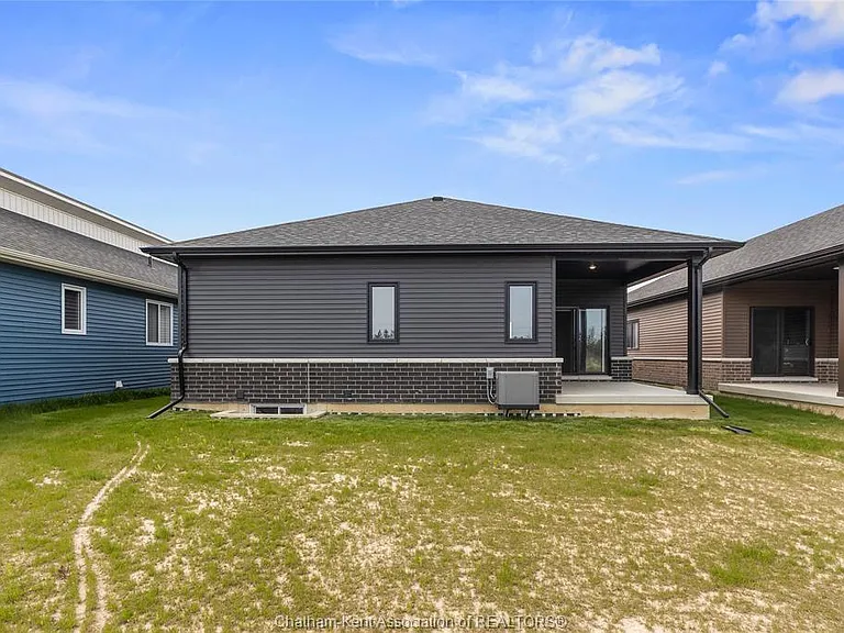 131 Grassland Grv — Photo 15
