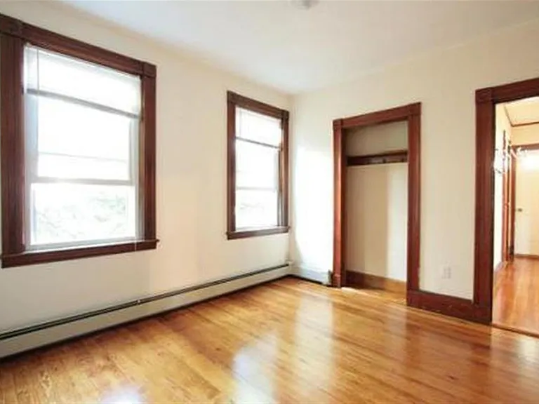 49 Locke St #2 — Photo 9