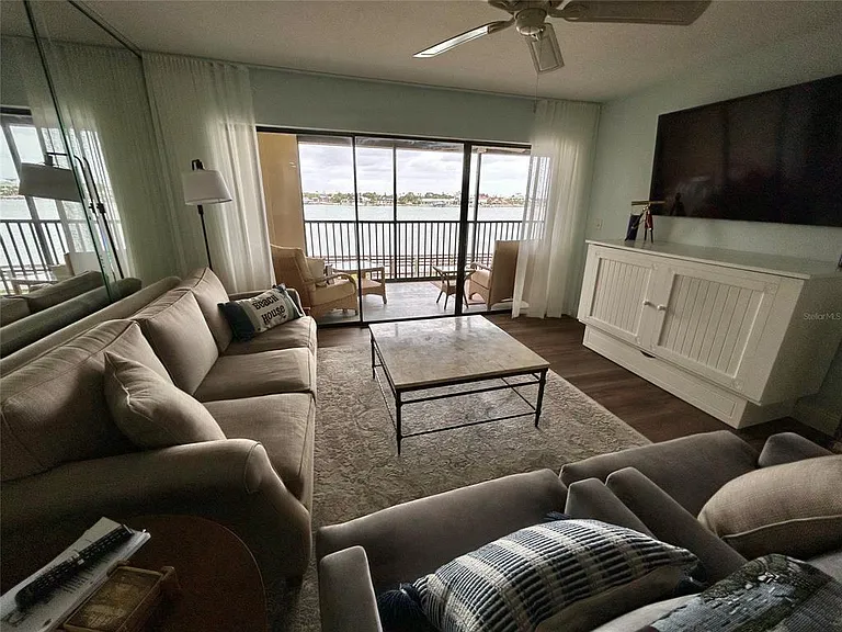 446 Bouchelle Dr #203 — Photo 15