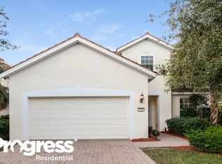 2014 Fairmont Ln, Naples, FL 34120