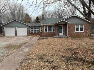 316 NW Rolyan Rd, Topeka, KS 66617