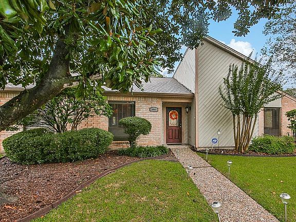 3rd image of 3015 Ashford Bend Dr