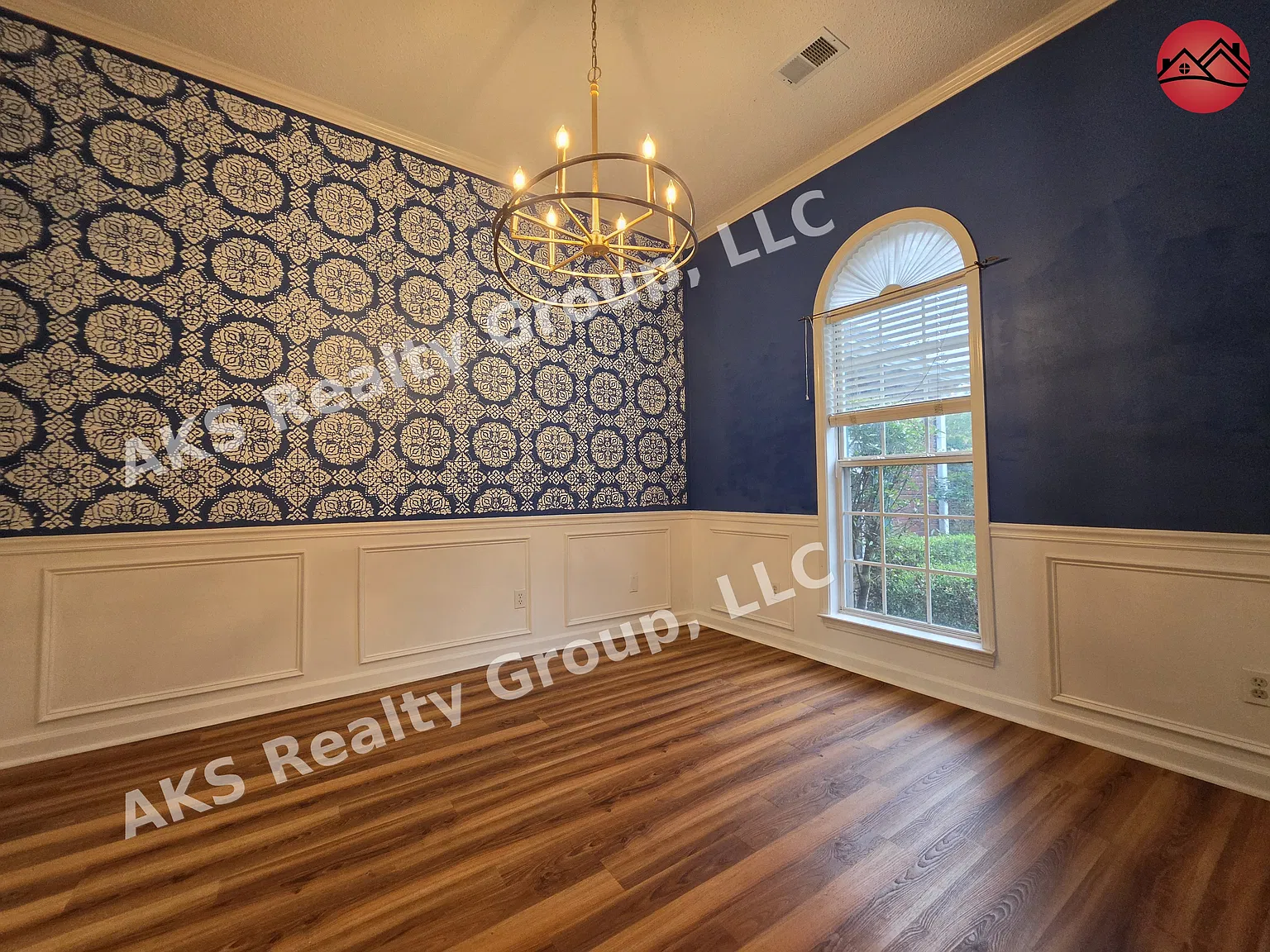 4 bed, 1893 sqft, $2,395 — Photo 4