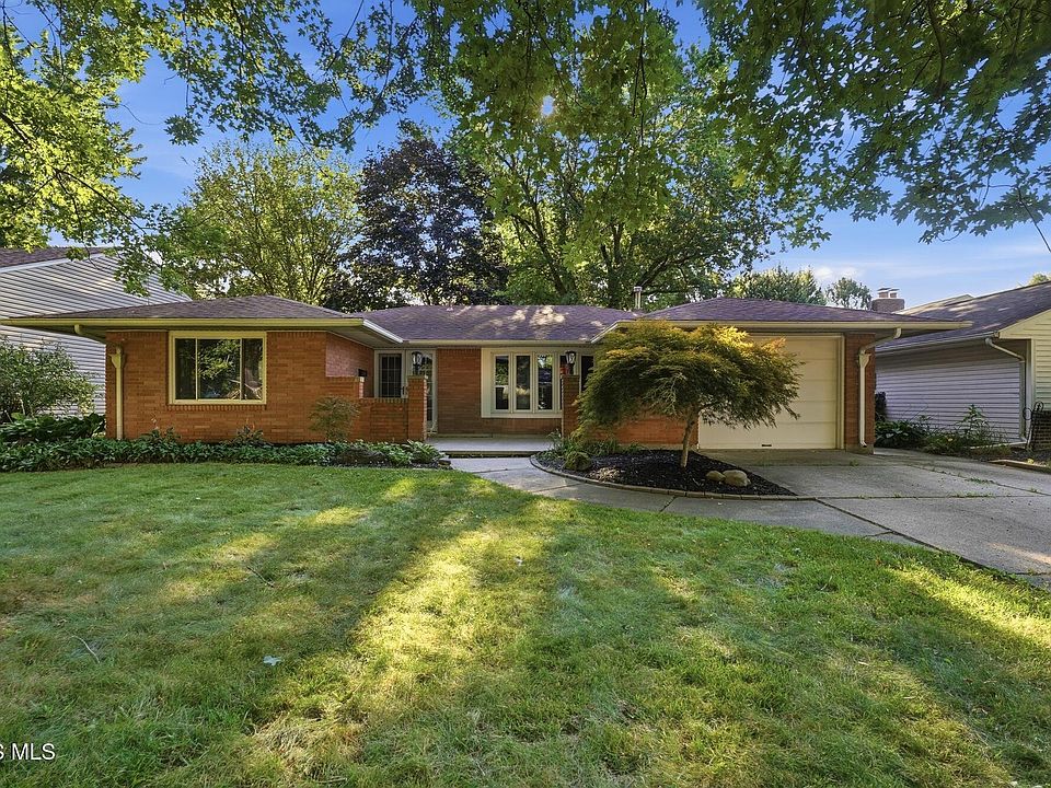 1st image of 210 Cedar Ln