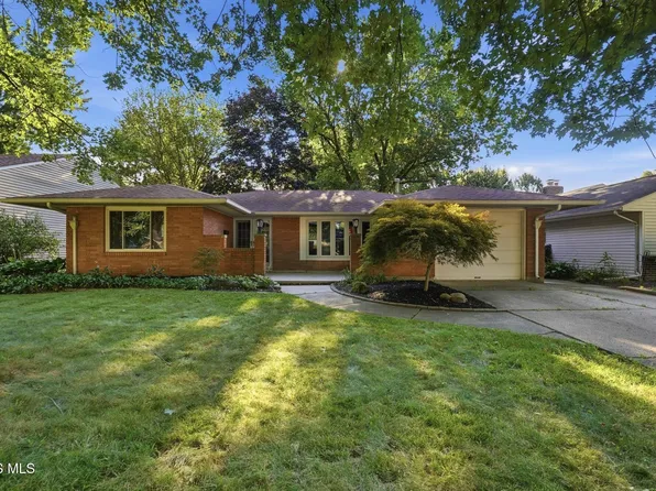 210 Cedar Ln, Waterville, OH 43566