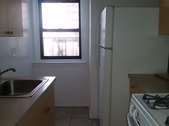 4th image of 18830 87th Dr #5/P