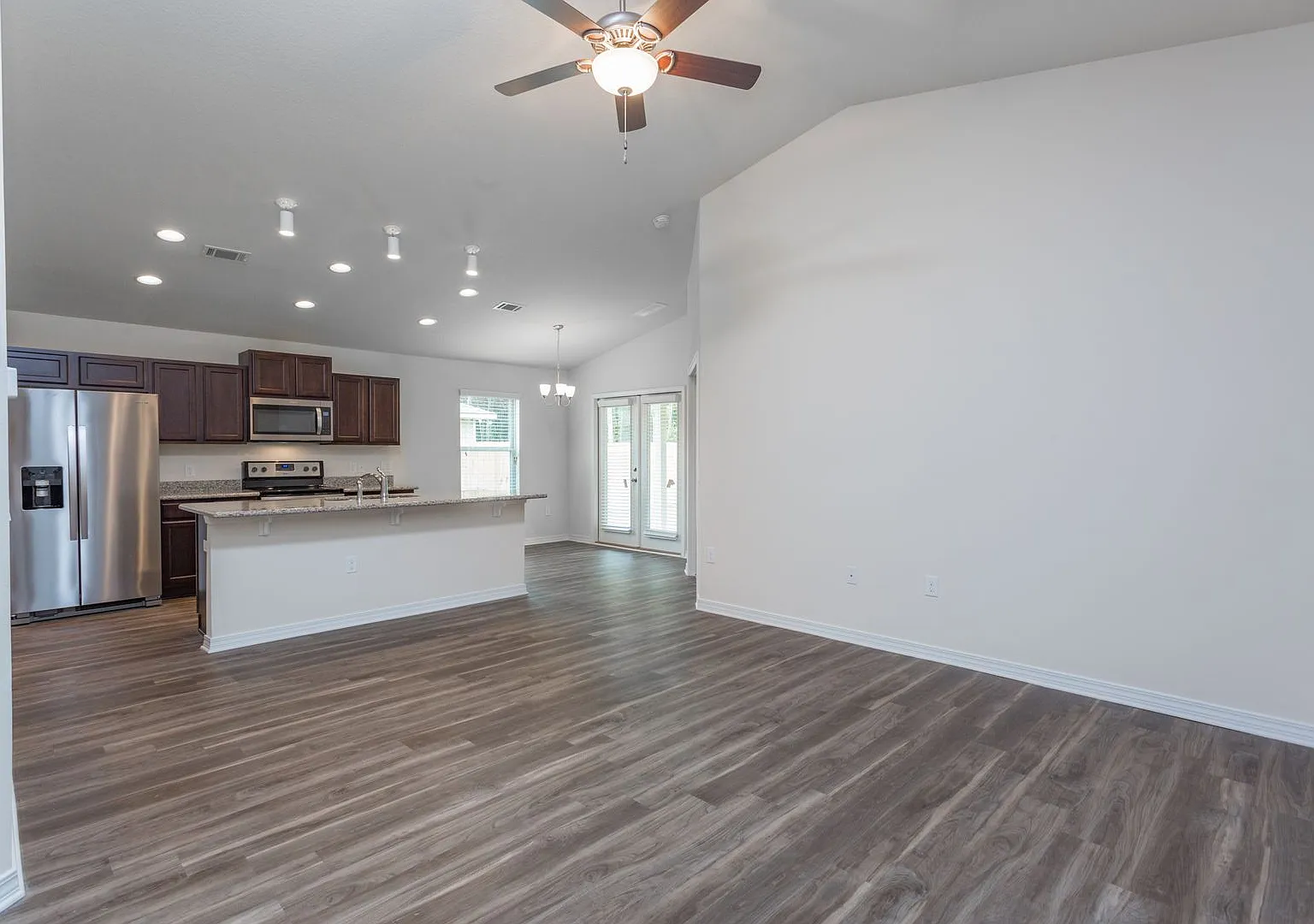 3-Bedroom Woodlands Home — Photo 4
