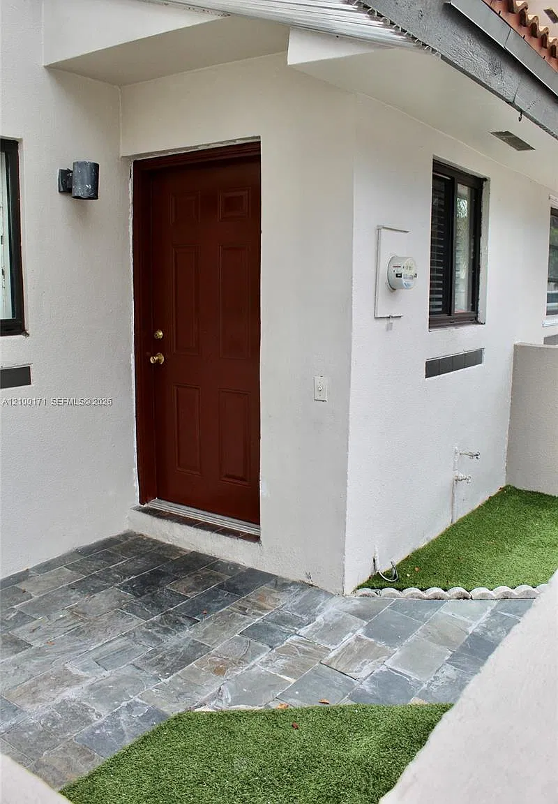 Kendall Lks E Lakeview Th — Photo 2