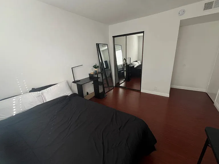315 S Chandler Ave #B — Photo 3