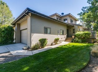 3053 NW Golf View Dr, Bend, OR 97703