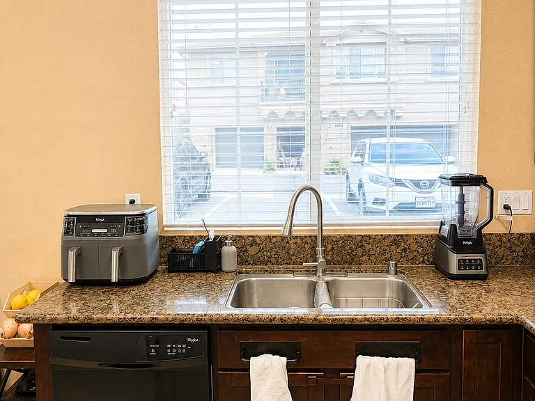 1665 Toledo Way #3 — Photo 11