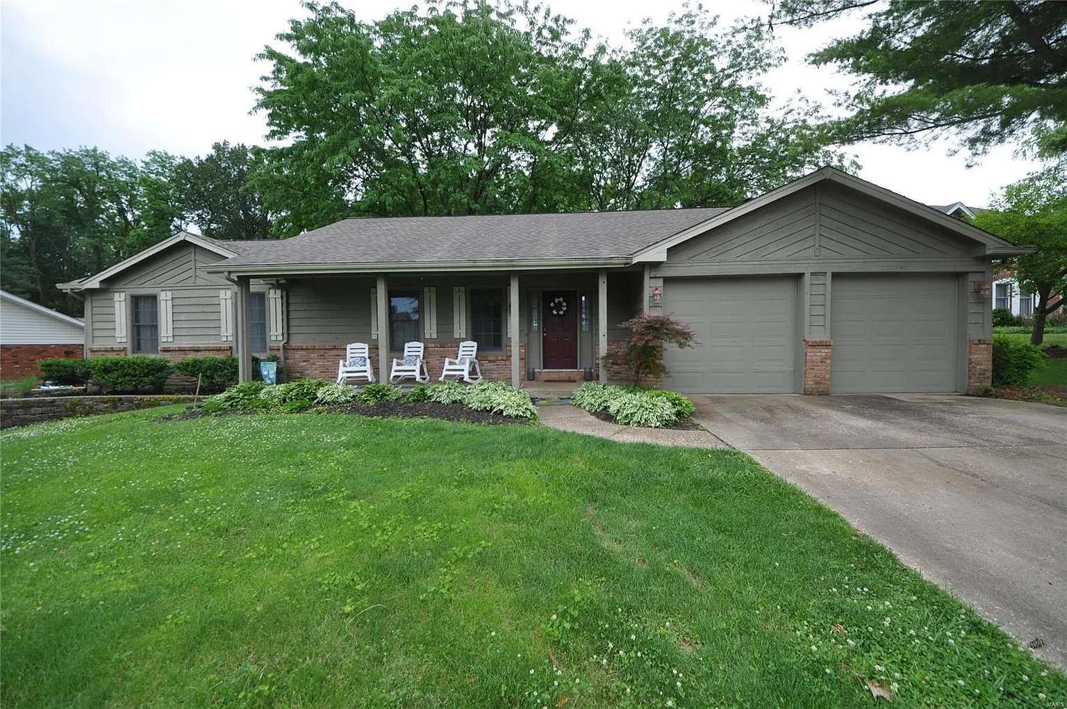 72 Huntington Pkwy photo 1